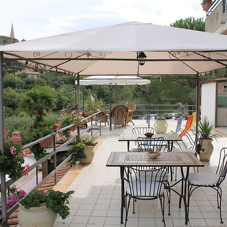 B&B Villa Letizia Кастельбуоно Экстерьер фото